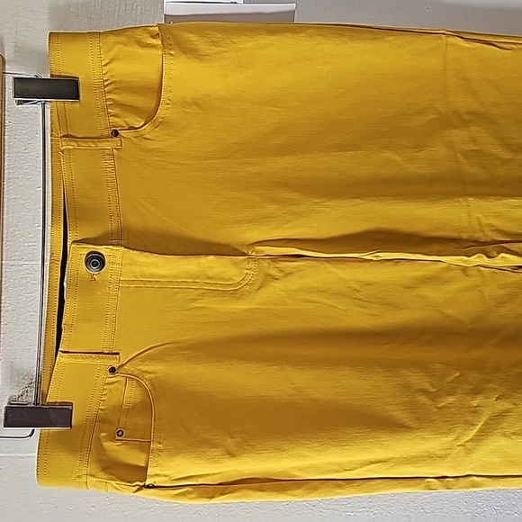 89th & Madison Women's Capri Pants Sunflower Size 12 - Picture 1 of 7